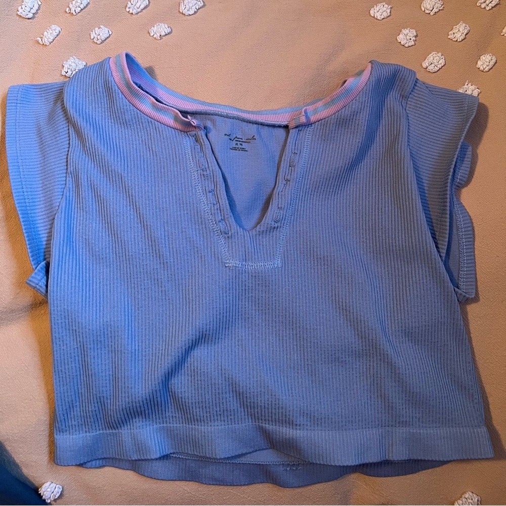 out from under go for gold seamless urban outfitters top!!!!